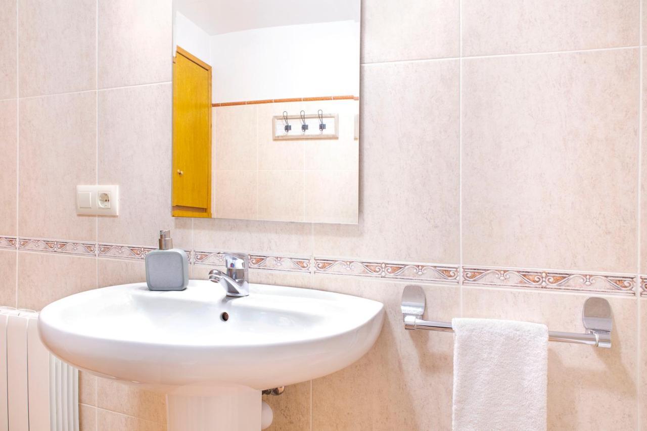 Allotjaments Placa Major-Grevol Санта Пау Екстериор снимка