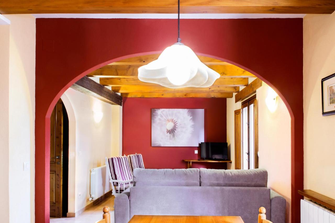 Allotjaments Placa Major-Grevol Санта Пау Екстериор снимка